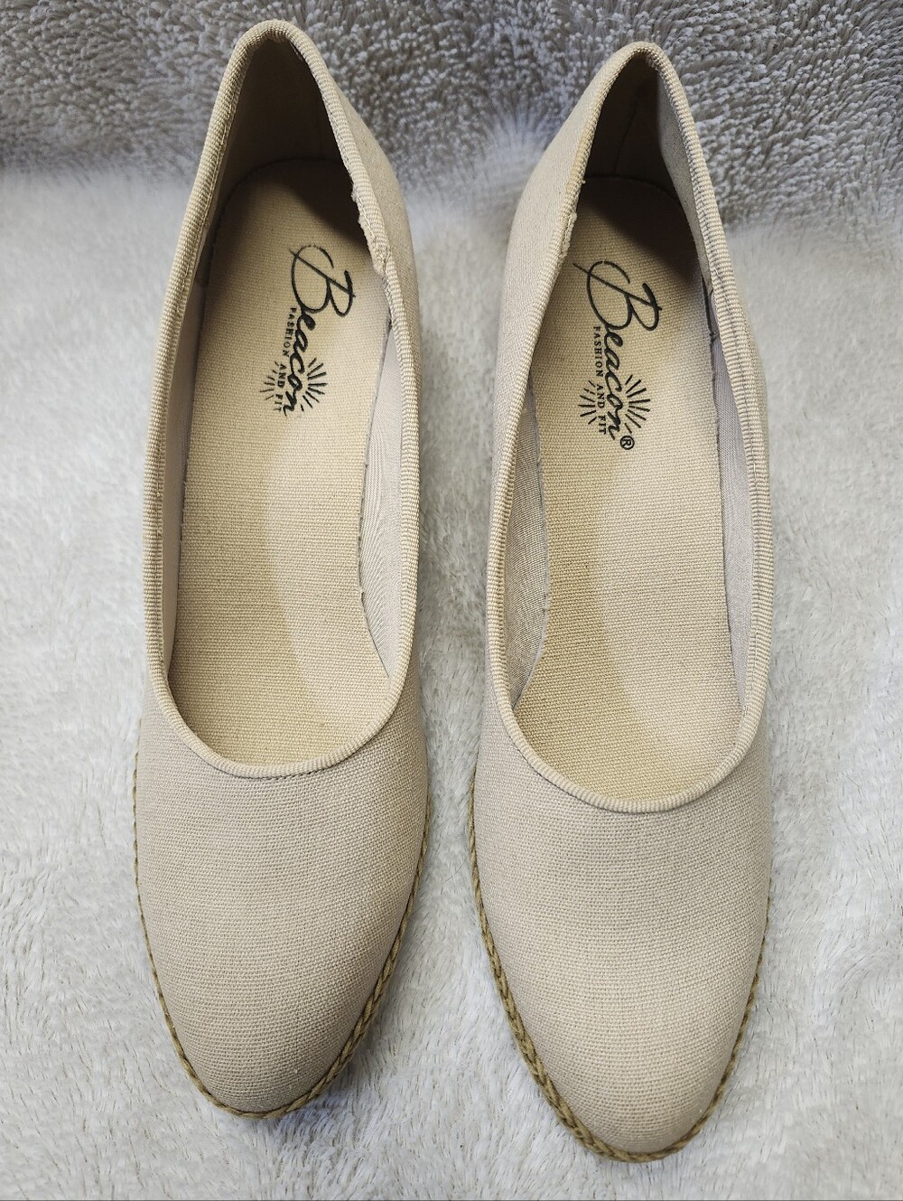 • New Beacon Women's Beige Wedge Espadrille Size 8 S S Slip On Shoes - Picture 3 of 9